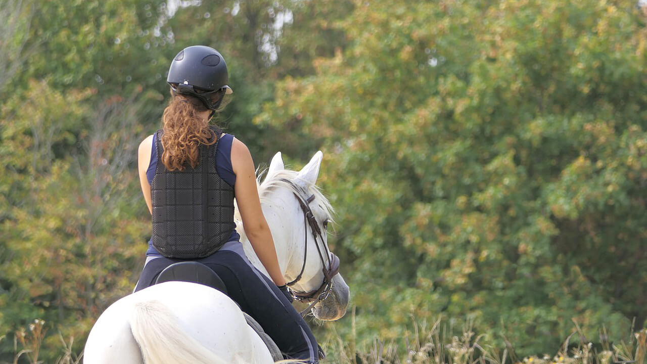 Summer Horse Riding Fashion Essentials for Hot Days