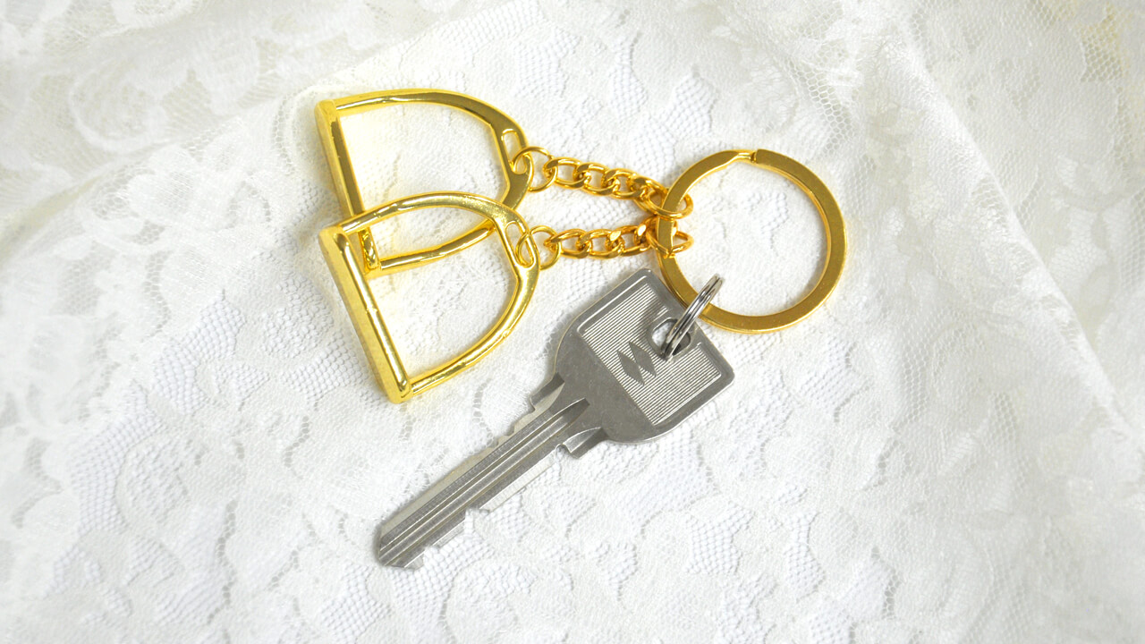 【Shine with a Sense of Style!】JODHPURS Double Stirrup Keyring (Gold)
